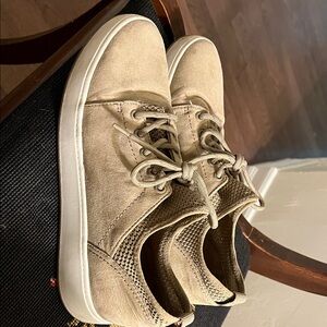 Elegant Tan Suede Women's Sneakers